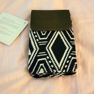 Thirty One Call Me Crossbody Black and White Rio Weave Pattern